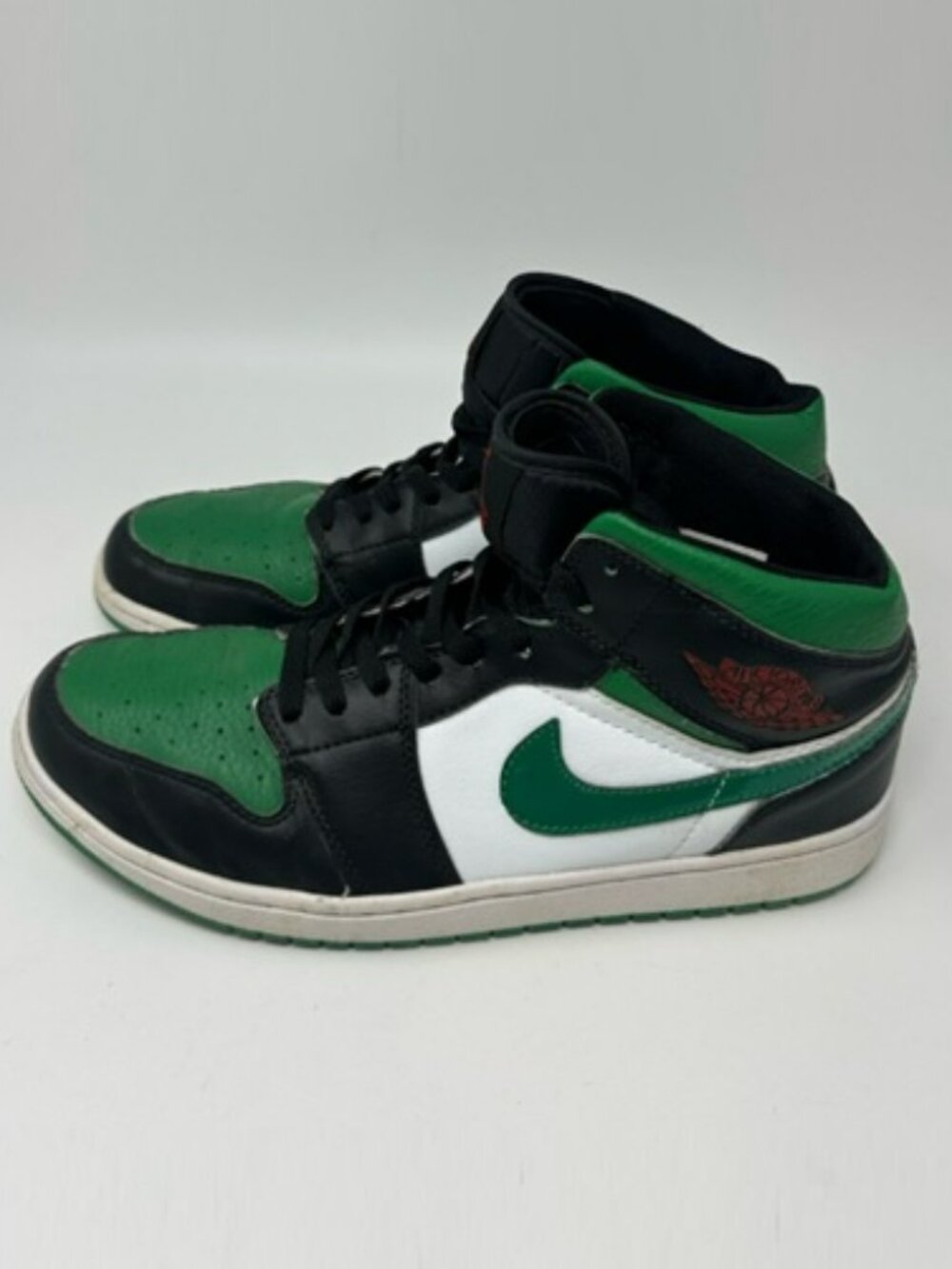 Air Jordan 1 Mid Shoe Black and Green Nike Men's size 10.5 - Picture 1 of 15